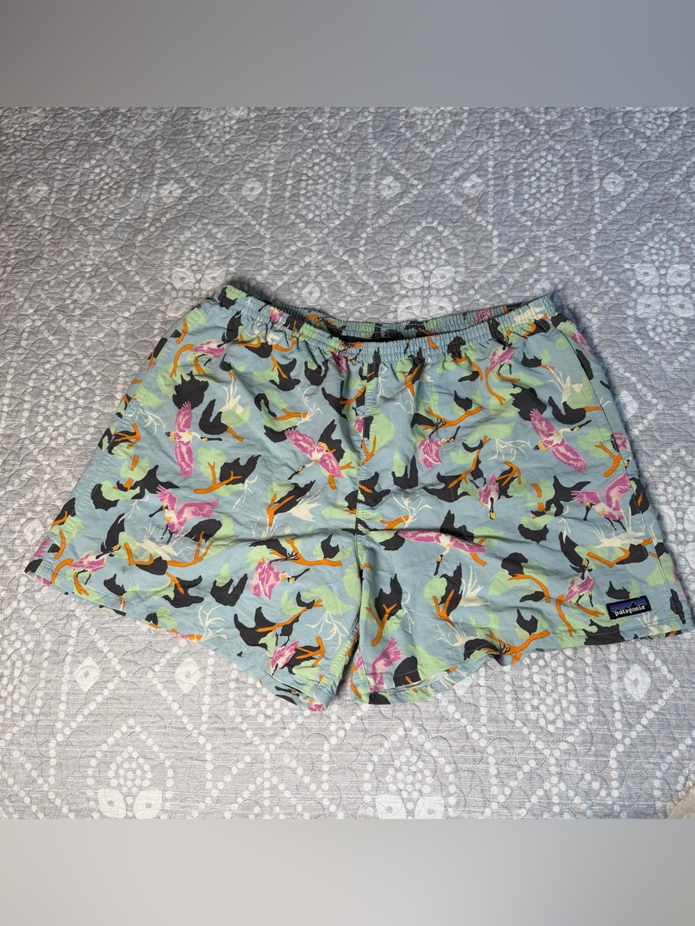 Patagonia Mint Green Tropical Bird Print Men’s Swim Trunks. Size XL.